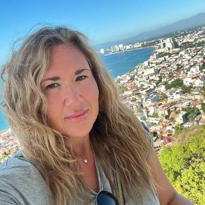 Meet your Posher, Veronica